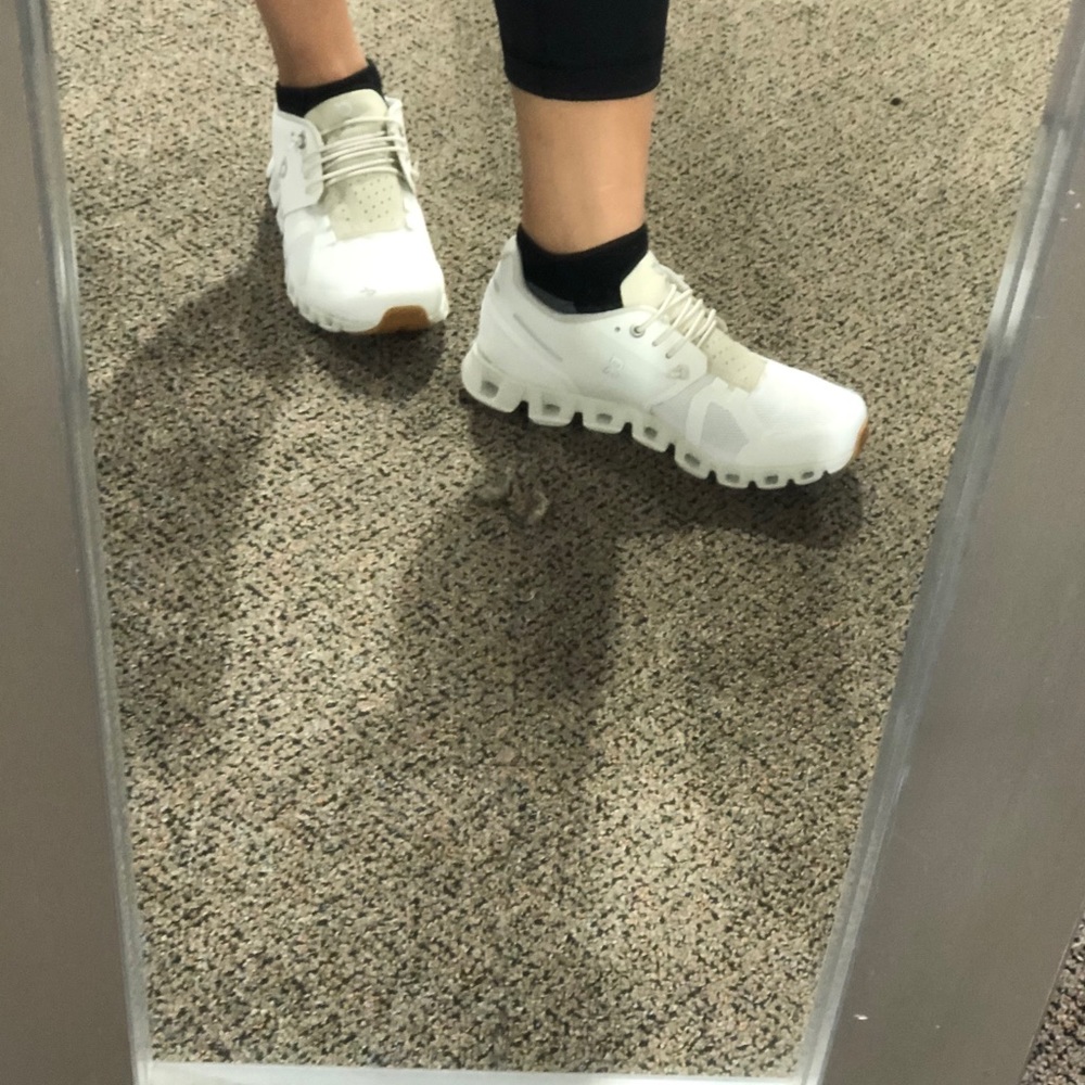 On cloud running shoes x women’s size 6